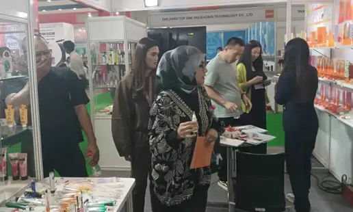 高峰會科技在印尼展會上取得巨大成功，獲得多個品牌訂單。